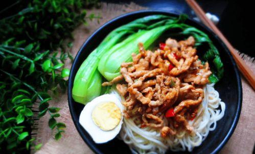 娱乐吃瓜酱吃面条